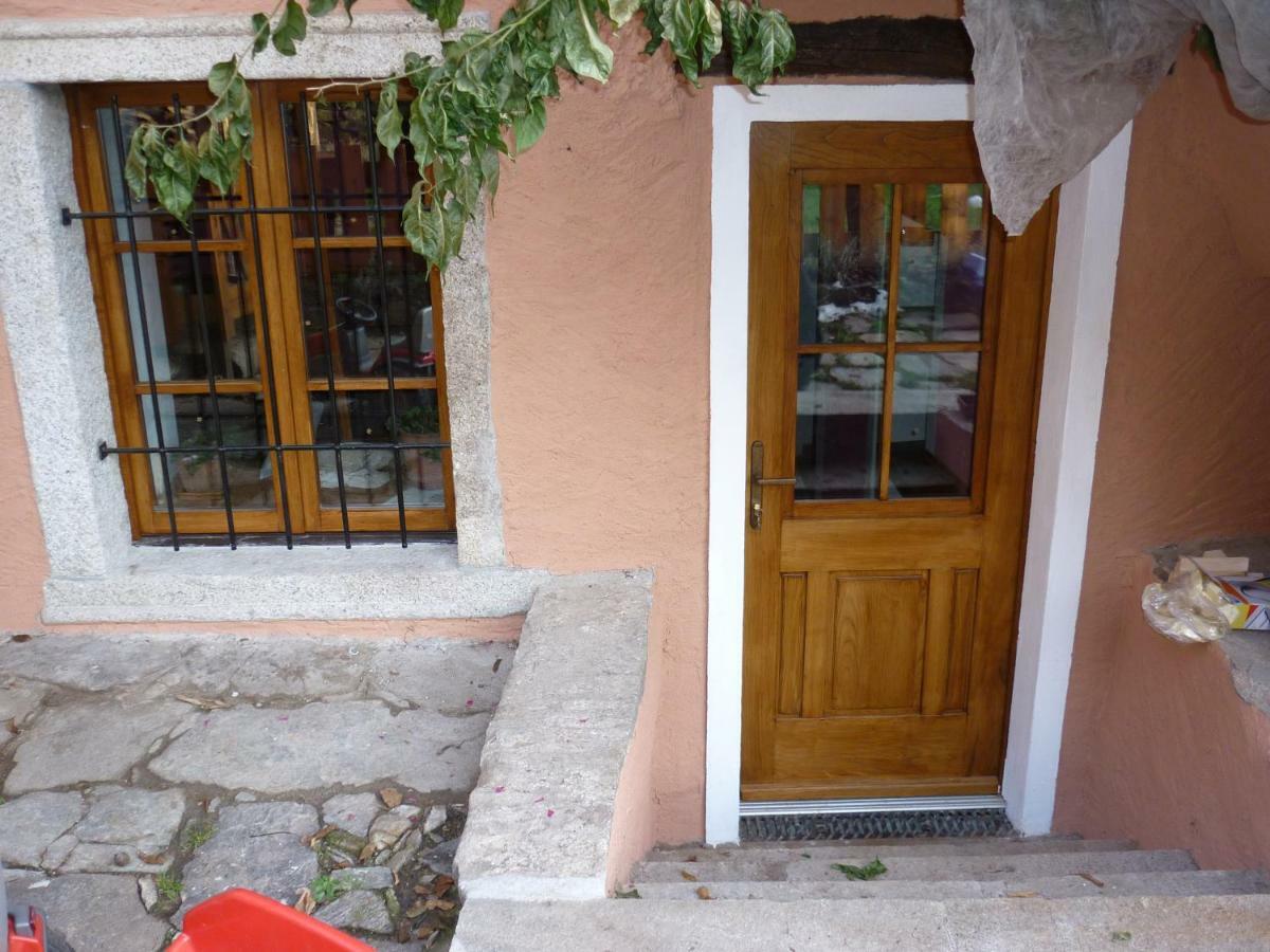La Vecchia Casa Rosa Apartment Cannero Riviera Bagian luar foto